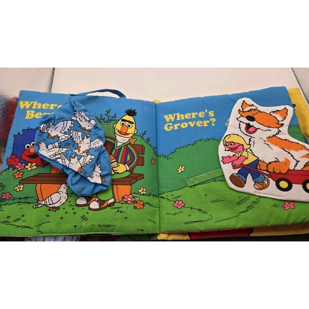 Vintage 1999 Sesame Street Elmo Peek A Boo Soft Cloth Activity Baby Book Toy